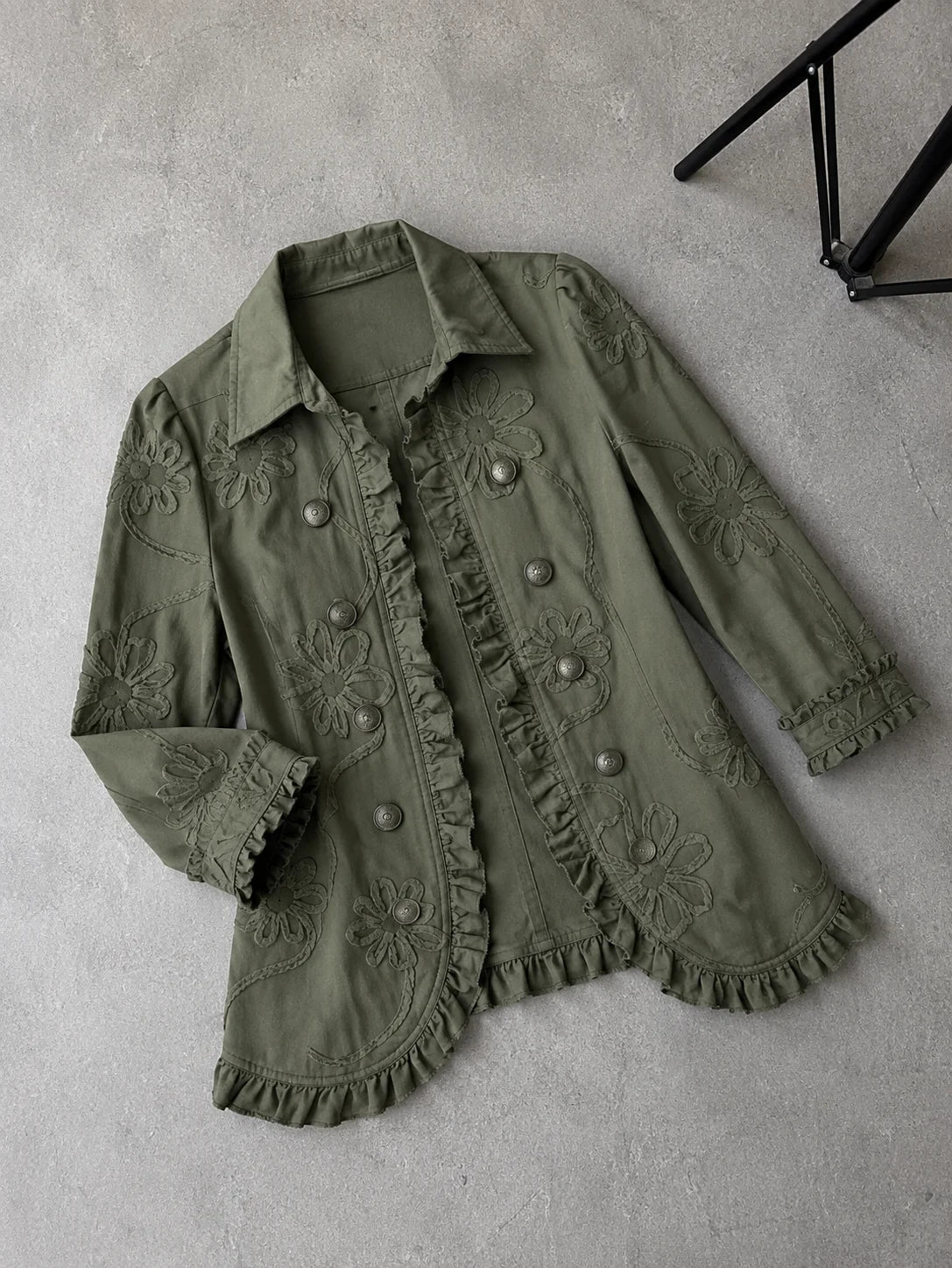 Chaqueta Bordada con Volantes
