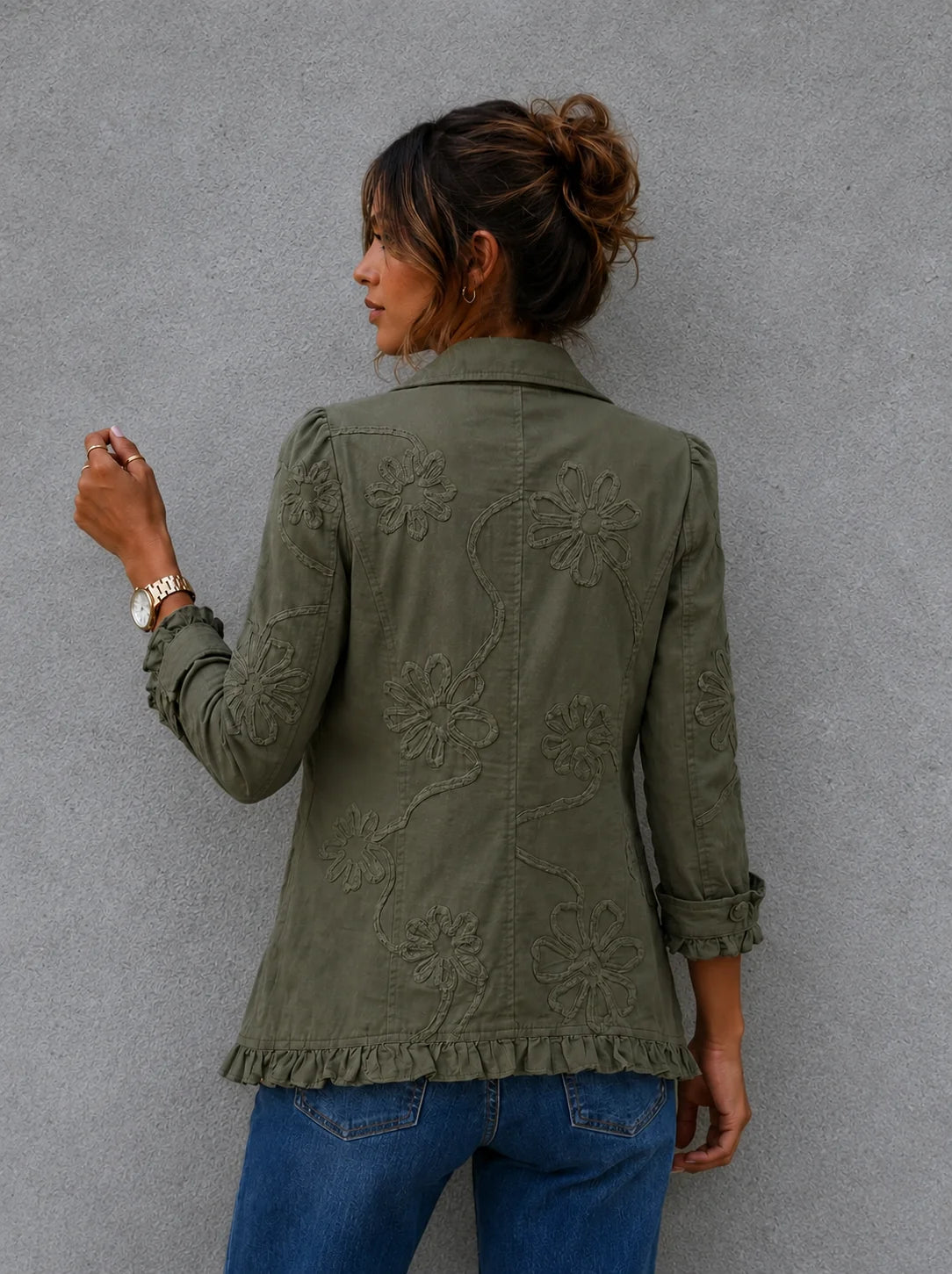 Chaqueta Bordada con Volantes