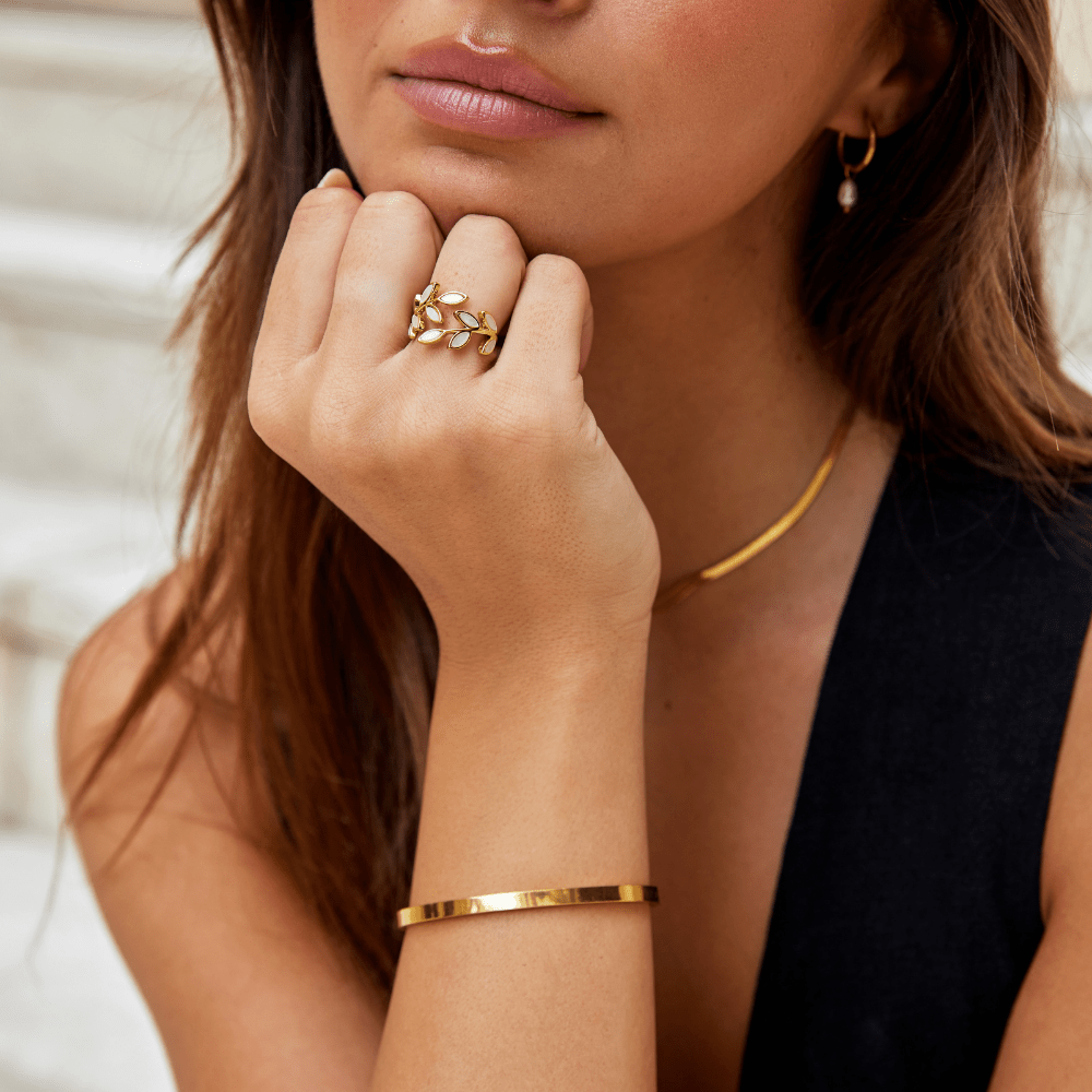 Anillo de Hojas de Oro