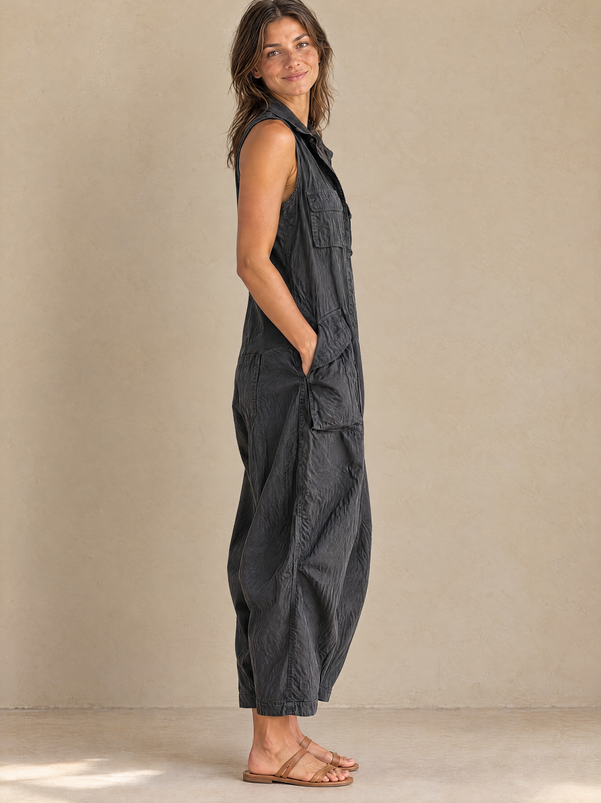 Gisela mono cargo negro - vista de lado